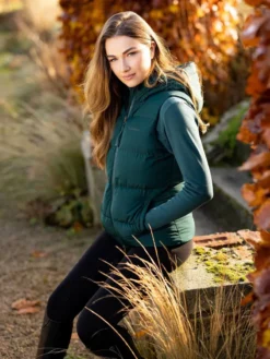 LeMieux Kenza Puffer Gilet Spruce -Equestrian Riding Clothing Store 0s5a0942 copy 2.0 1